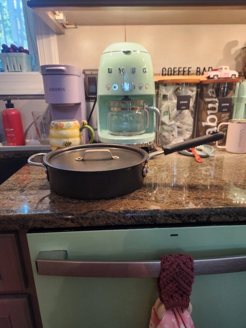 Calphalon 3 quart anodized pan.